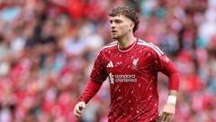 Elliott expected to join Valencia on loan